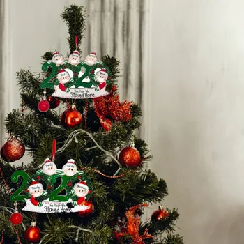 Božični Okrasek, Osebno Preživela Družino Okraski Prikriti Strani Opranega Visi Drevo Santa Claus